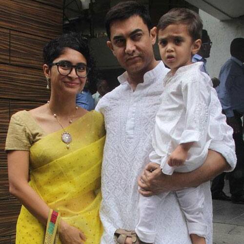 ईद के मौके पर भी ये दोनों घर से बाहर आकर सभी को साथ में बधाई देते थे.