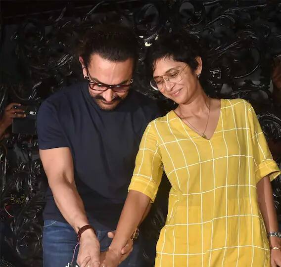 आमिर खानच्या वाढदिवसाच्या कार्यक्रमात किरण त्याच्यासोबत दिसली होती. हे फोटो बरेच व्हायरल झाले होते.