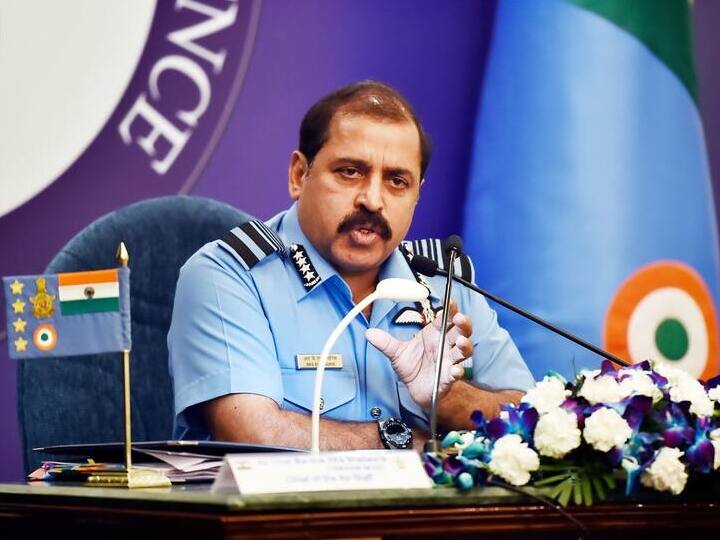 indian air force chief wants indigenious weapons to surprise china in next conflict ANN चीन से मुकाबला करना है तो स्वदेशी हथियार और एयर-प्लेटफॉर्म उन्नत किस्म के हों, उन्हें जल्दी क्लीयरेंस मिले- IAF प्रमुख