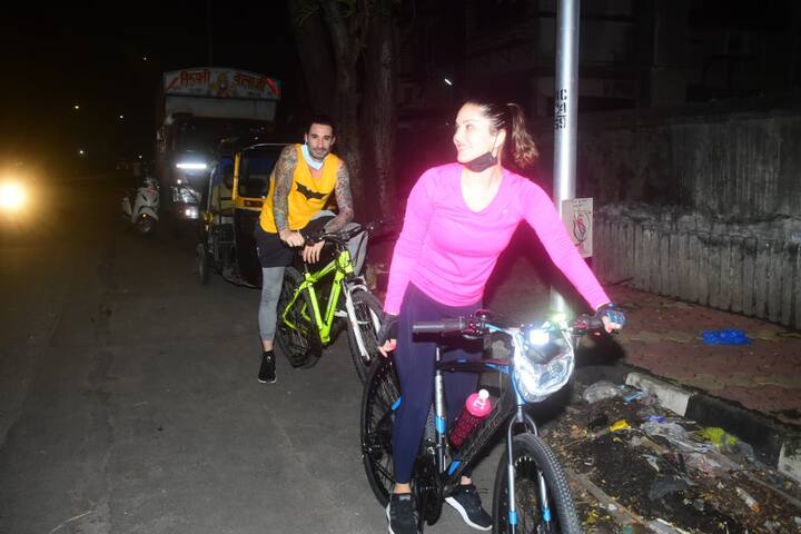 সোশ্যাল মিডিয়ায় ভিডিও পোস্ট করে পুরো ঘটনার কথা জানিয়েছেন সানি।