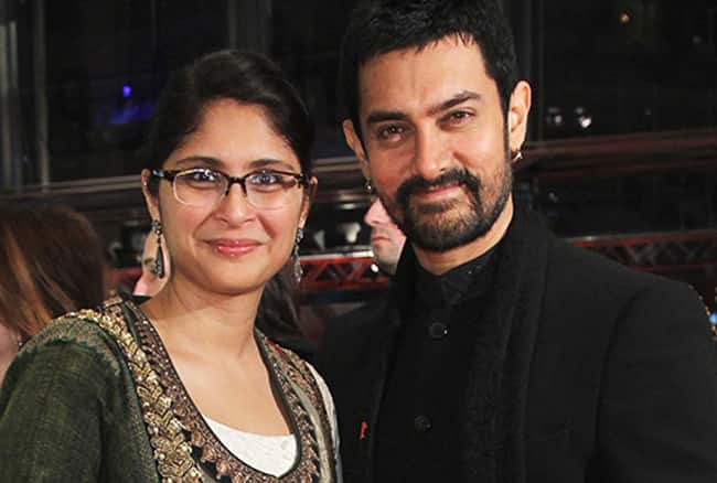 अपनी एनिवर्सरी पर आमिर एक बार किरण के लिए रोमांटिक अंदाज में गाना गाते हुए भी नजर आए थे. दोनों का ये वीडियो भी खूब वायरल हुआ था.