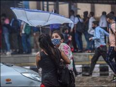 चिलचिलाती गर्मी के बीच दिल्ली के कई इलाकों में हुई झमाझम बारिश, लोगों ने ली राहत की सांस