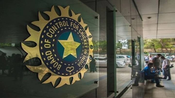BCCI announces to organize Ranji Trophy next year domestic cricket season will start from September 20 Ranji Trophy: BCCI ने रणजी ट्रॉफी अगले साल आयोजित करने का किया फैसला, 20 सितंबर से शुरू होगा घरेलू क्रिकेट सीजन 