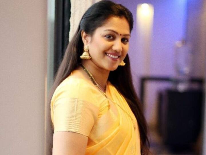 Actress radha complaint against her husband and two sub inspector of police ‛என் கணவருக்கு ஆதரவா பஞ்சாயத்து செய்யுறாங்க’ போலீசார் மீது நடிகை ராதா புகார்