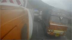 મુંબઇ-પુણે એક્સપ્રેસ પર ભયાનક અકસ્માત, સેકન્ડ્સમાં કારનો થયો ભૂક્કો