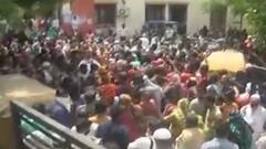 અમદાવાદ: પાયાની સુવિધાઓ ન મળતા સ્થાનિકોમાં રોષ, દક્ષિણ ઝોનની સબ ઝોનલ ઓફિસમાં પ્રદર્શનો