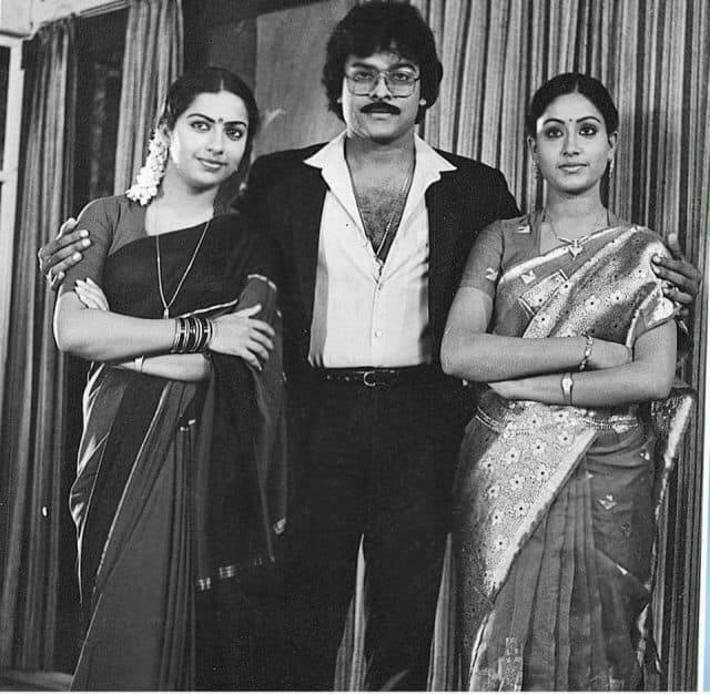 సుహాసిని, విజయశాంతిలతో చిరంజీవి.. 'ఛాలెంజ్' సినిమా సమయంలో తీసిన ఫోటో ఇది. 