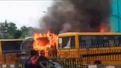 Howrah: ডুমুরজলা স্টেডিয়ামের কাছে ভস্মীভূত ৪টি বাস
