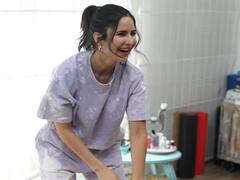 Actress Katrina Kaif pics : என்னோடு காதல் என்று பேச வைத்தது நீயா இல்லை நானா - கத்ரீனா கைஃப் போட்டோ ஆல்பம்