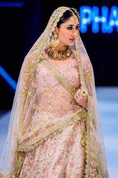 वो 6 मौके जब Kareena Kapoor का वाकई दिखा बेगम वाला अंदाज, चैन छीन लेगा चेहरे का नूर