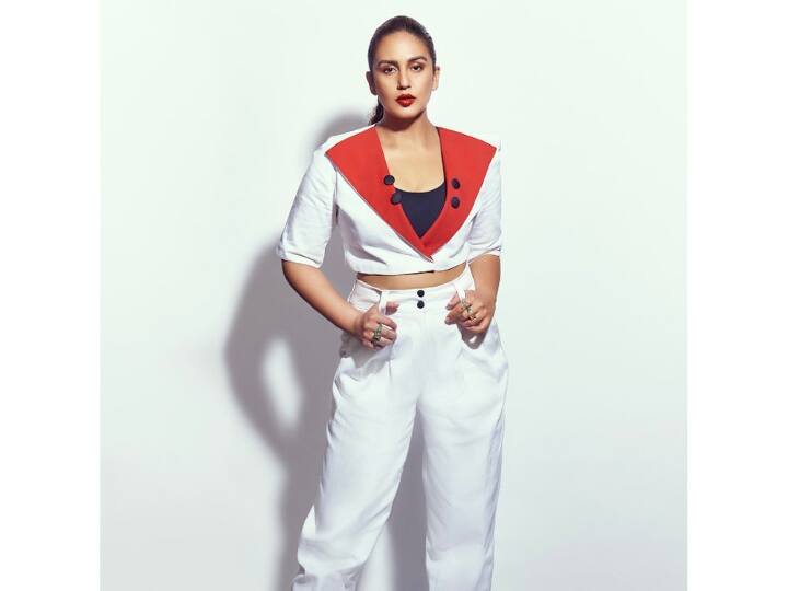 இவரது  தந்தை புது தில்லியில் சலீம் மற்றும்  குரேஷி என்ற பெயரிலும் உணவகங்களை நடத்தி வருகிறார்