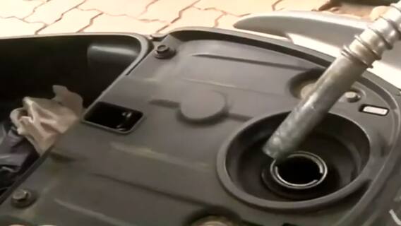 क्या Manmohan Govt के Oil Bonds की वजह से हुआ Fuel Price Hike? जानिये क्या है असलियत