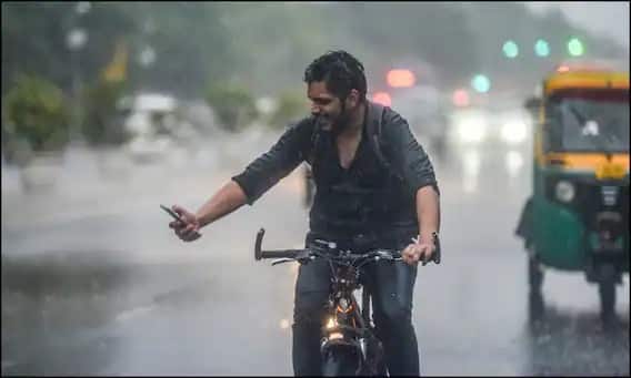 পাকিস্তানে থেকে আগত গরম বাতাস হিমালয় অঞ্চল এবং উত্তর ভারতের পার্বত্য অঞ্চলের তাপমাত্রা বৃদ্ধির কারণ বলে মনে করছেন বিশেষজ্ঞরা।