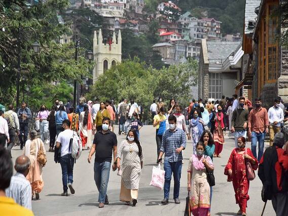 Corona Cases: कम हुए कोरोना मामले, 24 घंटे में 43 हजार लोग संक्रमित, करीब एक हजार की मौत Corona Cases: कम हुए कोरोना मामले, 24 घंटे में 43 हजार लोग संक्रमित, करीब एक हजार की मौत