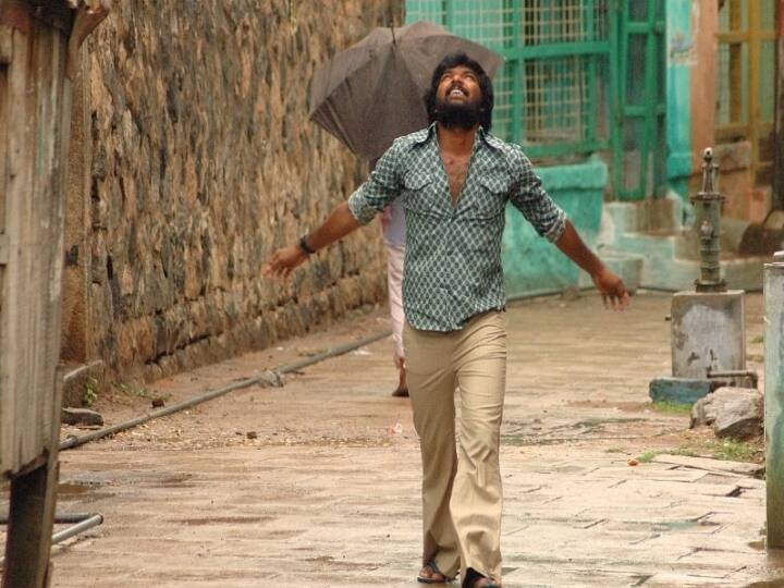 ஹிந்தியில் இயக்குநர் அனுராக் இந்தப் படத்தை புகழ்ந்து தனது ட்விட்டரில் பதிவிட்டு இருந்தார்