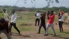 दौडच्या देलवडीत झाडं लावण्यासाठी जमवले 4 लाख रुपये, पडीक जमिनीवर 600 झाडांची लागवड