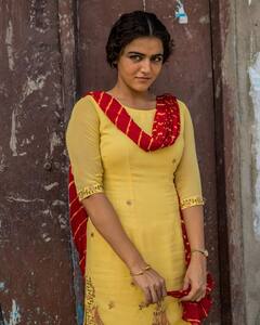 Wamiqa Gabbi Photos: शानदार एक्टिंग की वजह से सुर्खियों में हैं 'ग्रहण' की मनु, यहां देखें उनकी बेहद बोल्ड तस्वीरें