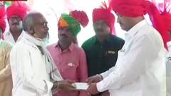 अकोला : बाळापूरमधील मुरलीधर राऊत यांच्याकडून वाढदिवशी कोरोनामुळे पालक गमावलेल्या मुलांना मदत