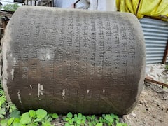 Exclusive : जळगाव जिल्ह्यातील धरणगावात ऐतिहासिक ठेवा! ब्रिटिश सेनापती औट्राम यांचा दुर्मिळ गोलाकार शिलालेख मिळाला