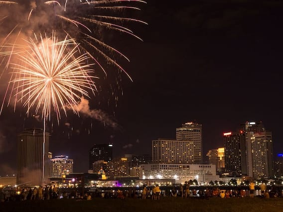America Independence Day: வானம் முழுக்க வண்ண வேடிக்கைகள்!  - கொண்டாட்டத்தில் அமெரிக்க சுதந்திர தினம்