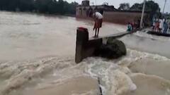 उत्तर बिहारमध्ये पुरामुळे हाहा:कार, शेकडो घरं गेली वाहून, अनेक गावांचा संपर्क तुटला : बिहार