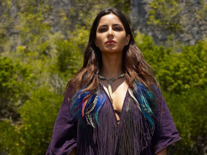 மும்பைக்கு வருவதற்கு முன்பு கத்ரீனா மூன்று ஆண்டுகள் லண்டனில் வசித்து வந்தார்.