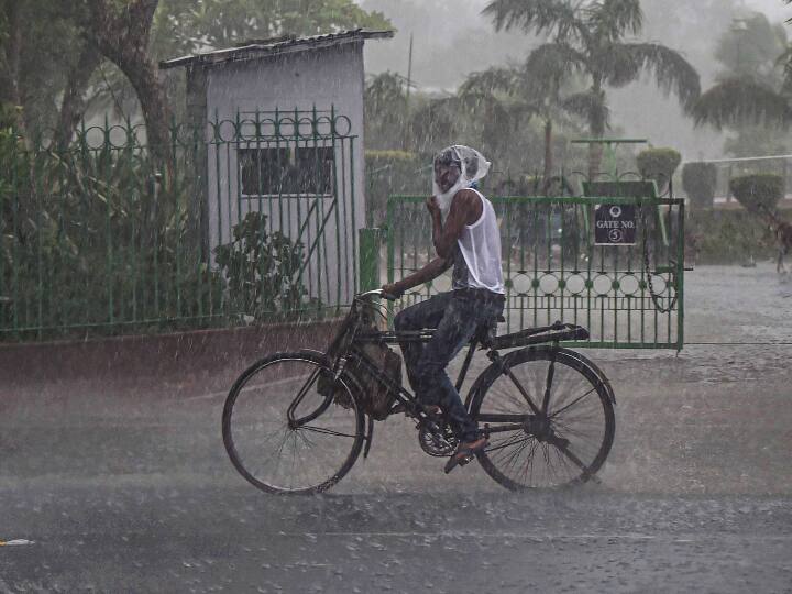 Monsoon may reach delhi and rest of North India by 10 July दिल्ली सहित उत्तर भारत के बाकी हिस्सों में 10 जुलाई तक दस्तक दे सकता है मानसून