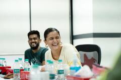 IN PICS | These BTS Moments Of Alia Bhatt With Team ‘Darlings’ Are Simply Unmissable!