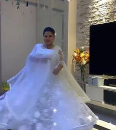 Bharti Singh House: कभी परिवार के साथ एक कमरे के घर में रहती थी कॉमेडी क्वीन, आज है करोड़ों के आलीशान घर की मालकिन, देखिए Inside तस्वीरें तस्वीरें