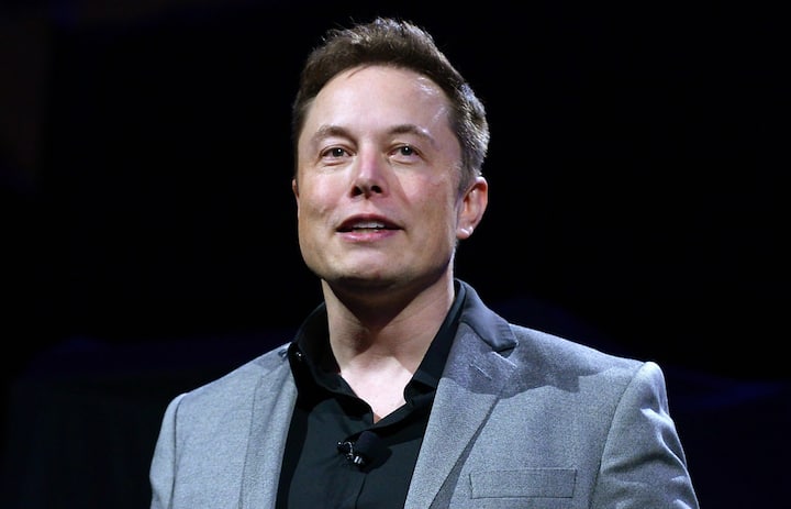 elon musk the second richest man in the world told twitter he lives in a rented home that costs 50000 dollars Elon Musk: అద్దె ఇంట్లో టెస్లా అధినేత
