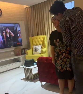 Bharti Singh House: कभी परिवार के साथ एक कमरे के घर में रहती थी कॉमेडी क्वीन, आज है करोड़ों के आलीशान घर की मालकिन, देखिए Inside तस्वीरें तस्वीरें