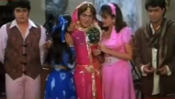 Govinda और Raveena Tandon फिर बोले - चलो इश्क लड़ाएं | Khabar Filmy Hai