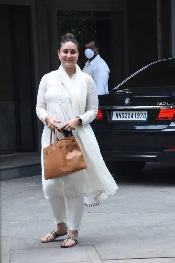 Kareena kapoor khan is back to her glamour life looks carrying