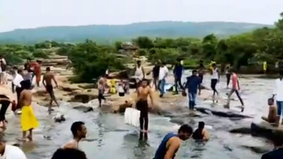 Corona के आंकड़े कम होते ही शुरू हुई लापरवाही...तीसरी लहर के खतरे से आगाह करने वाली रिपोर्ट | Masterstroke