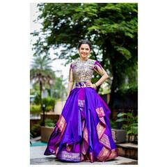 PHOTO : नथीचा नखरा... गायिका, अभिनेत्री आर्या आंबेकरचा पारंपरिक साज