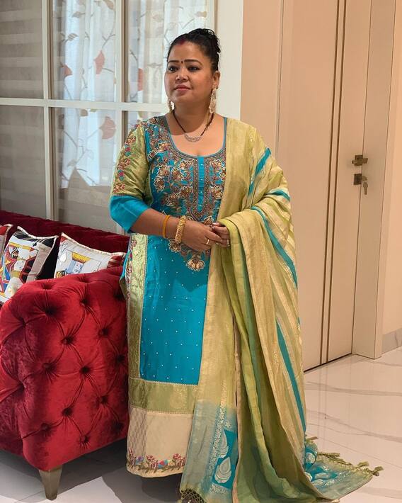 Bharti Singh House: कभी परिवार के साथ एक कमरे के घर में रहती थी कॉमेडी क्वीन, आज है करोड़ों के आलीशान घर की मालकिन, देखिए Inside तस्वीरें तस्वीरें