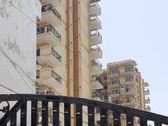 मुरादाबाद: कई परिवारों से धोखाधड़ी, बिल्डर ने प्राधिकरण और फायर विभाग से बिना एनओसी लिए बना दी ऊंची इमारत