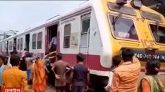 Local Train Demand: লোকাল চালুর দাবিতে চেঙ্গাইলে অবরোধ, আটকে স্টাফ স্পেশাল