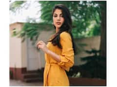 खुद को ऐसे मजबूत बना रही हैं एक्ट्रेस Rhea Chakraborty, योग करते हुए शेयर की फोटो