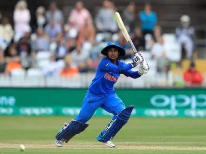 Indian Cricketer Mithali Raj reached the top in ICCs ODI rankings She had a great performance against England ICC ODI Ranking | आयसीसीच्या वनडे क्रमवारीत मिताली राज पुन्हा अव्वल स्थानी