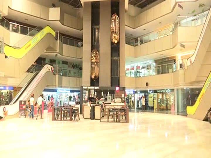 Mumbai: Approval can be given to open hotels-restaurants till 10 pm, also considering opening of malls मुंबई: फिर से मॉल्स खुलने के मिल रहे संकेत, आज शाम तक जारी हो सकती हैं गाइडलाइंस