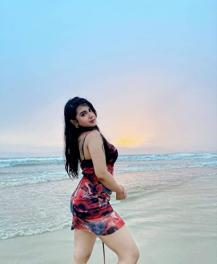 20 सितंबर, 2001 जन्मीं रोशनी वालिया कई टीवी शोज में शानदार एक्टिंग कर फैंस के दिलों में जगह बना चुकी हैं.