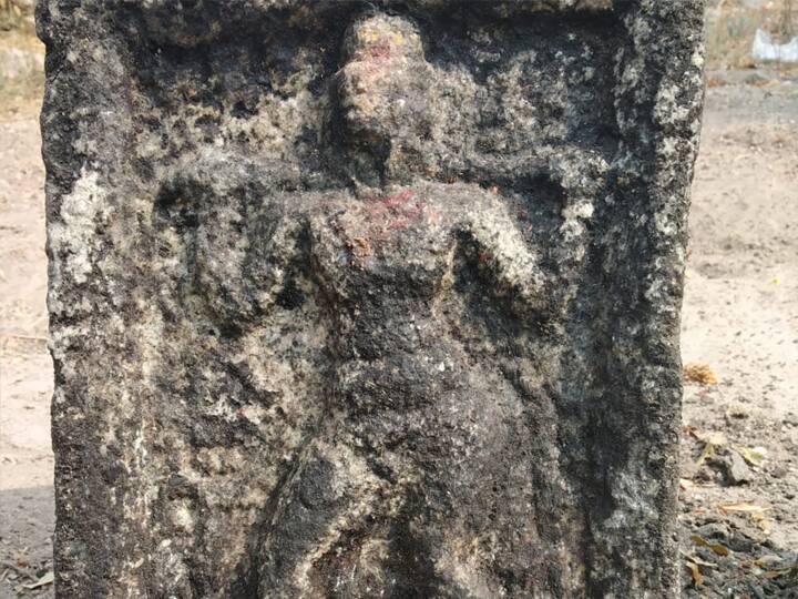 Second century Arikanda stone found near Palani in dindugal by archaeologists திண்டுக்கல் : பழனி அருகே இரண்டாம் நூற்றாண்டை சேர்ந்த அரிகண்ட கல் கண்டெடுப்பு..!