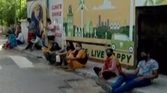 Ahmedabad: વેક્સિનની અછતથી નાગરિકો પરેશાન, વહેલી સવારથી રસી માટે લગાવી લાંબી કતાર,જુઓ વીડિયો