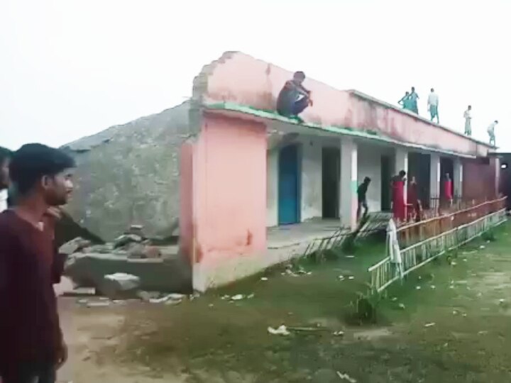 Bihar Flood: मोतिहारी में सिकरहना नदी से तबाही, चार मकान पानी में ध्वस्त, पूर्णिया में स्कूल का भवन टूटा