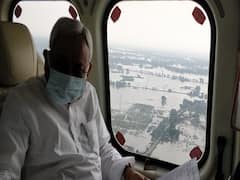 Bihar Flood: बाढ़ प्रभावित क्षेत्र का दौरा कर हैरान हुए मुख्यमंत्री नीतीश कुमार, कहा- पहले ऐसा कभी नहीं हुआ