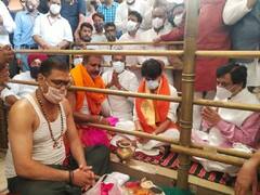 दिल्ली रवाना होने से पहले महाकाल मंदिर में ज्योतिरादित्य सिंधिया ने की पूजा, परसों कैबिनेट विस्तार में मंत्री बनाए जाने की पूरी उम्मीद