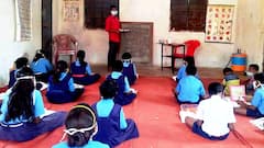 Mohalla Classes In UP: प्राथमिक स्कूलों की जगह सार्वजनिक स्थानों पर पढ़ेंगे बच्चे, जानिए सारी डिटेल