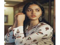 Actress Sunainaa pics: உனக்கு என்ன அழகே ஊரா, நீ என்ன பூக்களின் தேசமா  - சுனைனா  ஆல்பம்