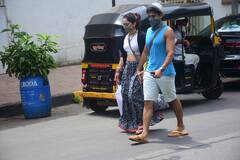 हाथों में हाथ... एक दूजे का साथ, ब्वॉयफ्रेंड Nupur Shikhare का हाथ थामे मुंबई की सड़कों पर स्पॉट हुईं Aamir Khan की लाडली Ira Khan